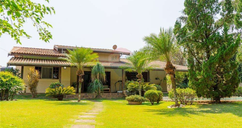Chácara para venda em Recanto Do Guaraparí de 331.00m² com 5 Quartos, 2 Suites e 8 Garagens