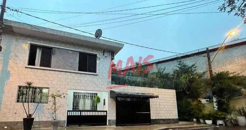 Sobrado para venda em Estuário de 168.00m² com 3 Quartos, 1 Suite e 1 Garagem