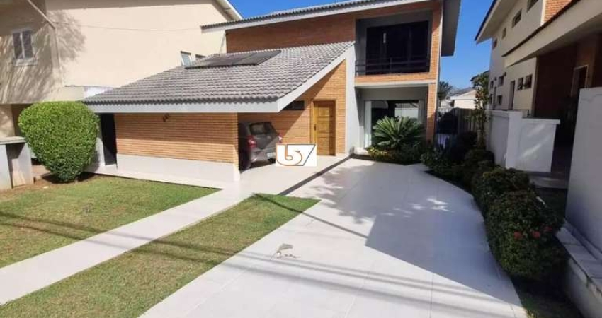 Casa de Condomínio para venda em Alphaville de 300.00m² com 3 Quartos, 2 Suites e 4 Garagens
