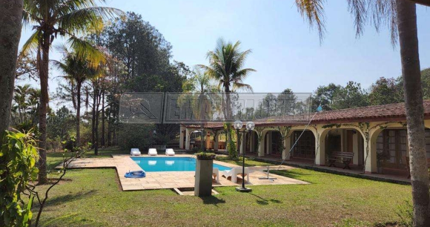 Chácara para alugar em Caguassu de 700.00m² com 3 Quartos e 6 Garagens