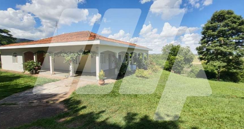 Chácara para venda em Jardim Serrano de 257.00m² com 3 Quartos, 1 Suite e 3 Garagens
