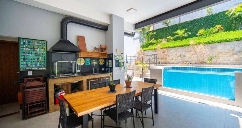 Casa de Condomínio para venda em Granja Viana de 308.00m² com 4 Quartos, 1 Suite e 6 Garagens