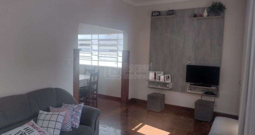 Casa para venda em Centro de 315.00m² com 4 Quartos e 1 Garagem