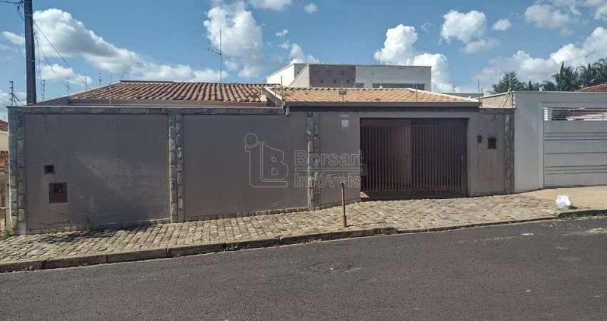 Casa para venda em Vila Cidade Industrial (vila Xavier) de 215.00m² com 3 Quartos, 1 Suite e 5 Garagens