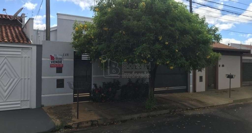 Casa para venda em Jardim Do Bosque de 141.00m² com 3 Quartos, 1 Suite e 2 Garagens