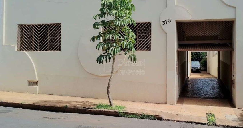 Casa para venda em Centro de 216.00m² com 4 Quartos e 3 Garagens