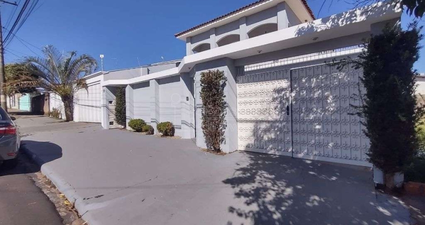 Sobrado para venda em Vila Harmonia de 211.00m² com 4 Quartos, 1 Suite e 5 Garagens