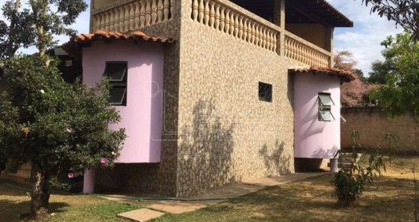 Fazenda / Sítio para venda em Chácara Flora Araraquara de 700.00m² com 3 Quartos, 1 Suite e 10 Garagens