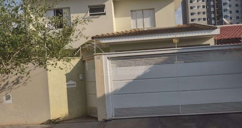 Sobrado para venda em Residencial Cambuy de 197.00m² com 4 Quartos, 1 Suite e 4 Garagens