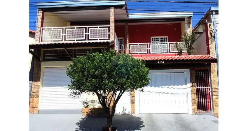 Sobrado para venda em Jardim Itamaraty de 252.24m² com 3 Quartos, 1 Suite e 2 Garagens