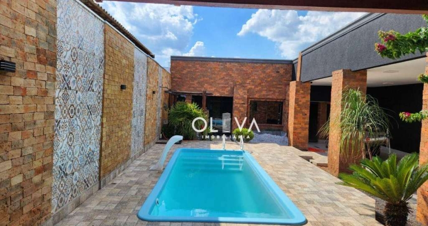 Casa para venda em Centro de 170.00m² com 3 Quartos, 1 Suite e 4 Garagens