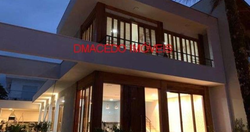 Casa para venda em Condominio Lagoinha de 240.00m² com 6 Quartos, 5 Suites e 2 Garagens