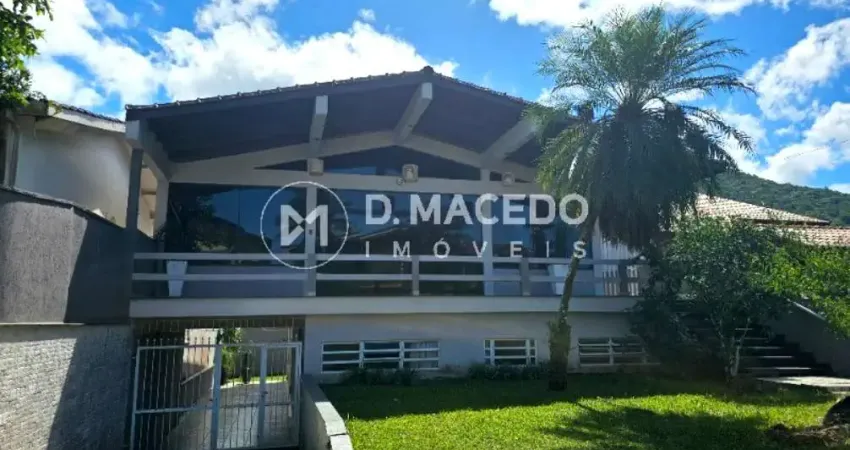 Casa para alugar em Condominio Lagoinha de 379.00m² com 6 Quartos, 4 Suites e 6 Garagens