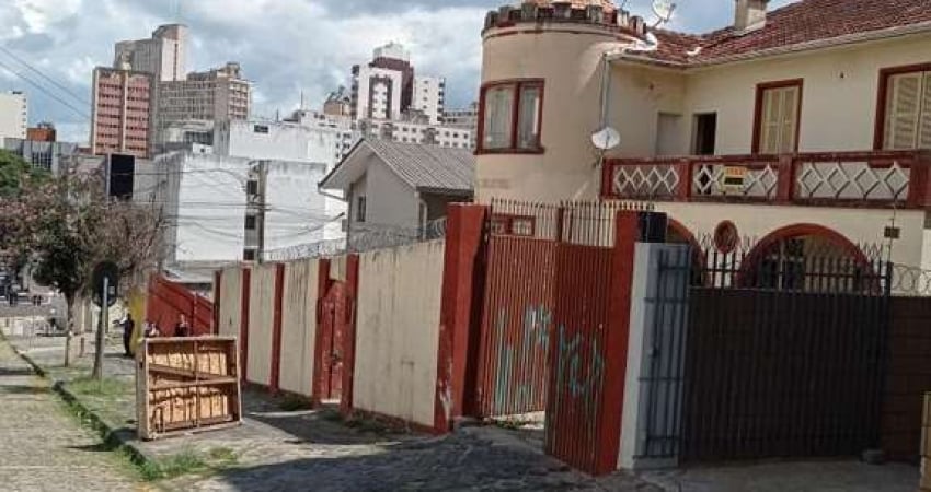 Sobrado para venda em Centro de 630.00m² com 4 Quartos, 1 Suite e 6 Garagens