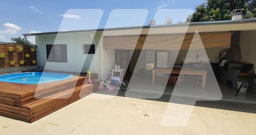 Casa para venda em São Pedro de 180.00m² com 3 Quartos, 1 Suite e 6 Garagens