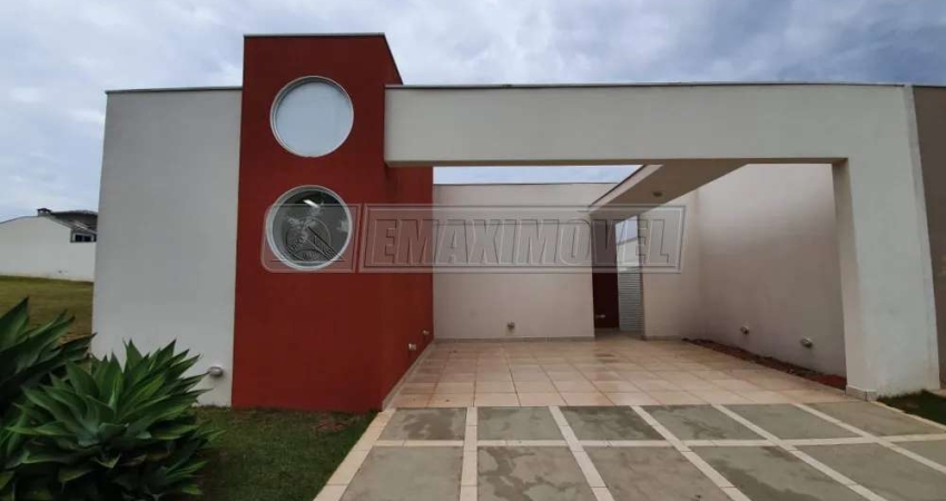 Casa de Condomínio para alugar em Centro de 150.00m² com 3 Quartos, 1 Suite e 4 Garagens
