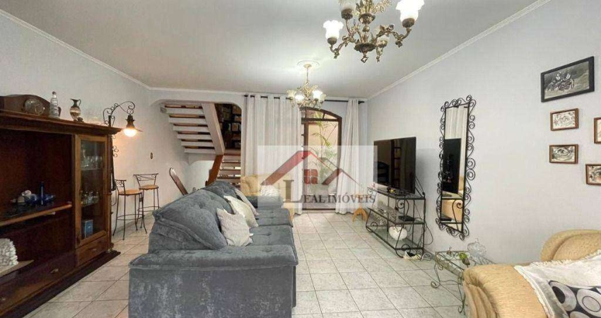 Sobrado para venda em Utinga de 293.00m² com 3 Quartos, 1 Suite e 4 Garagens