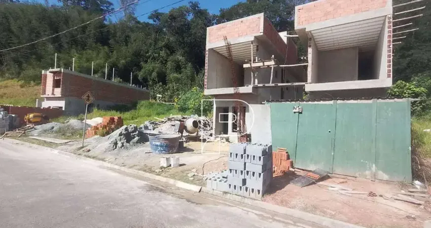 Casa de Condomínio para venda em Granja Viana de 145.00m² com 3 Quartos, 1 Suite e 2 Garagens