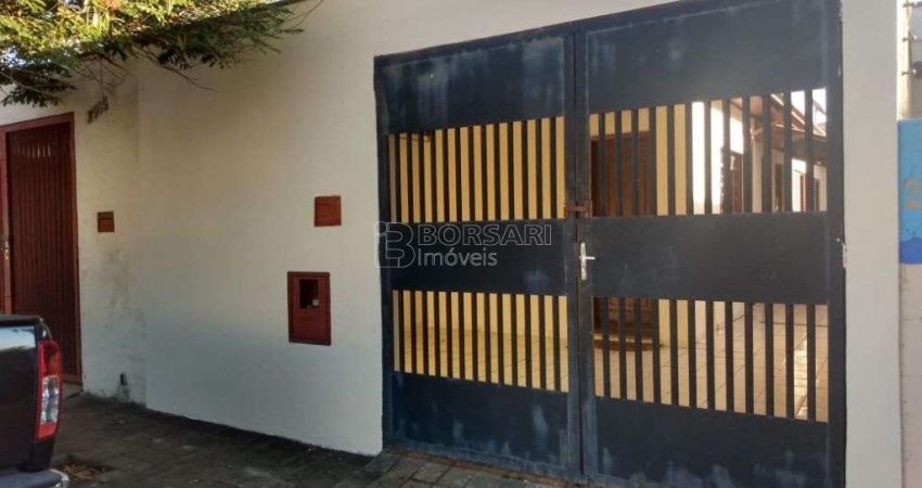 Casa para alugar em Centro de 183.00m² com 2 Quartos, 1 Suite e 1 Garagem
