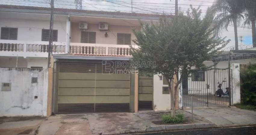 Casa para venda em Jardim Eliana de 158.00m² com 3 Quartos, 1 Suite e 4 Garagens