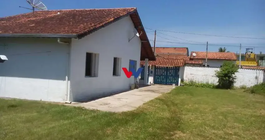 Casa para venda em Itanhaém de 190.00m² com 4 Quartos e 6 Garagens