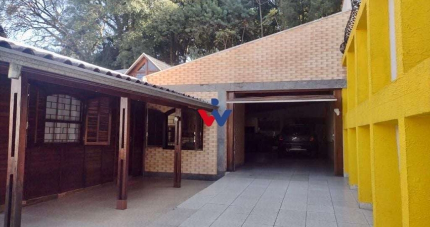 Casa para venda em Campo Comprido de 364.00m² com 3 Quartos, 1 Suite e 7 Garagens