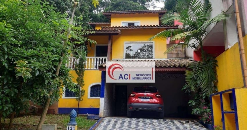 Casa de Condomínio para venda e aluguel em Vila Verde de 200.00m² com 4 Quartos, 1 Suite e 4 Garagens