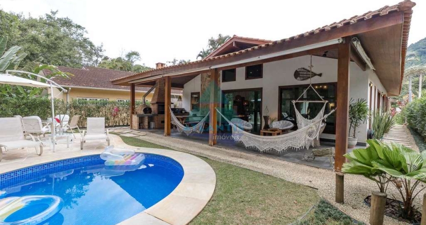 Casa para venda em Praia Dura de 219.00m² com 3 Quartos, 1 Suite e 2 Garagens