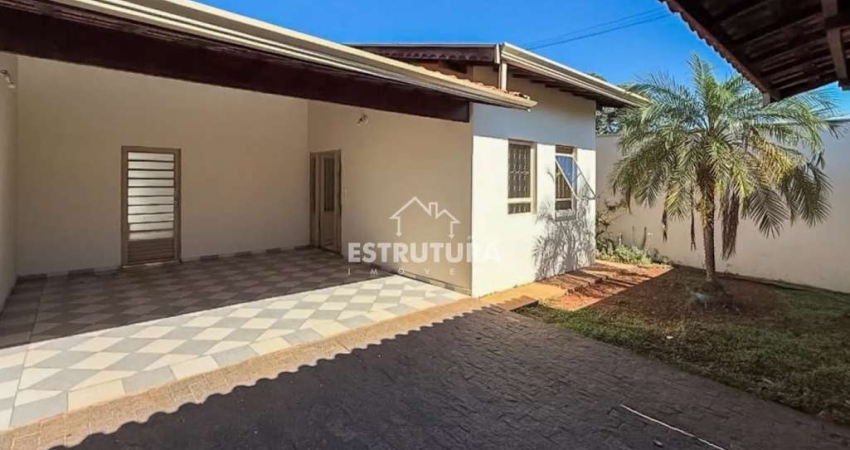 Casa para alugar em Jardim América de 180.00m² com 3 Quartos, 1 Suite e 4 Garagens