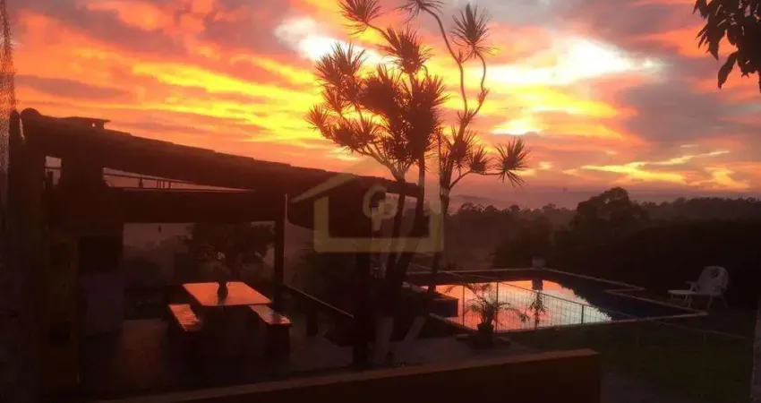 Casa para venda em Chácara Das Rosas de 325.00m² com 4 Quartos, 4 Suites e 7 Garagens