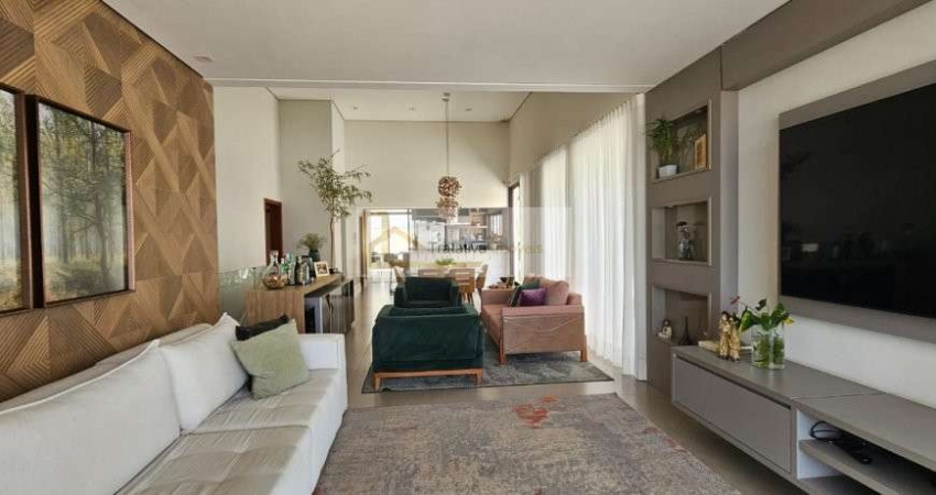 Casa de Condomínio para venda em Loteamento Residencial E Comercial Horto Florestal de 483.00m² com 3 Quartos, 3 Suites e 4 Garagens