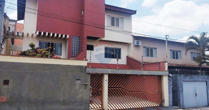 Sobrado para venda em Vila Trujillo de 360.00m² com 4 Quartos, 1 Suite e 4 Garagens