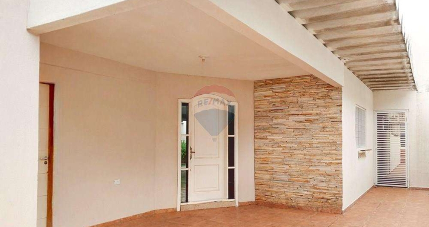 Casa para venda em Jardim Acaray de 267.00m² com 3 Quartos, 1 Suite e 2 Garagens