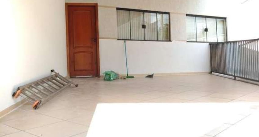 Casa para alugar em Jardim São Domingos de 250.00m² com 3 Quartos, 1 Suite e 3 Garagens