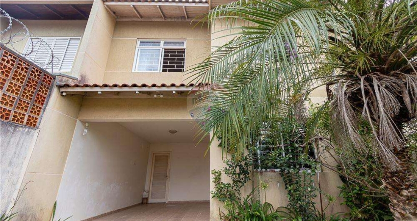 Sobrado para venda em Cachoeira de 120.00m² com 3 Quartos, 1 Suite e 2 Garagens