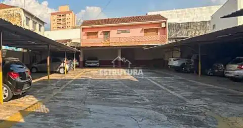 Casa para venda em Centro de 427.00m² com 2 Quartos e 40 Garagens