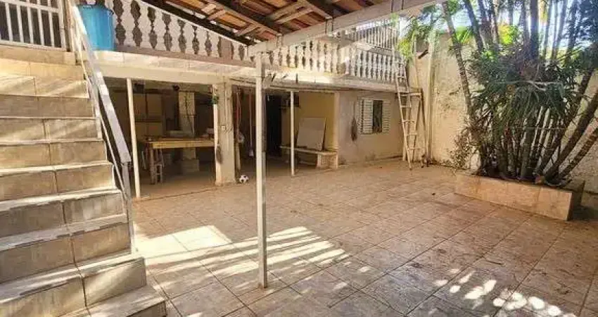 Casa para venda em Vila Queiroz de 179.62m² com 3 Quartos e 3 Garagens