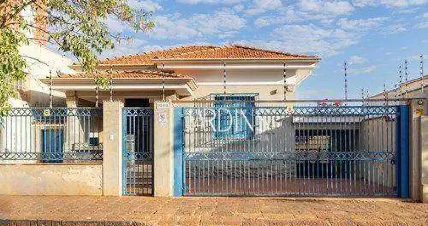 Casa para venda em Centro de 220.00m² com 6 Quartos e 7 Garagens