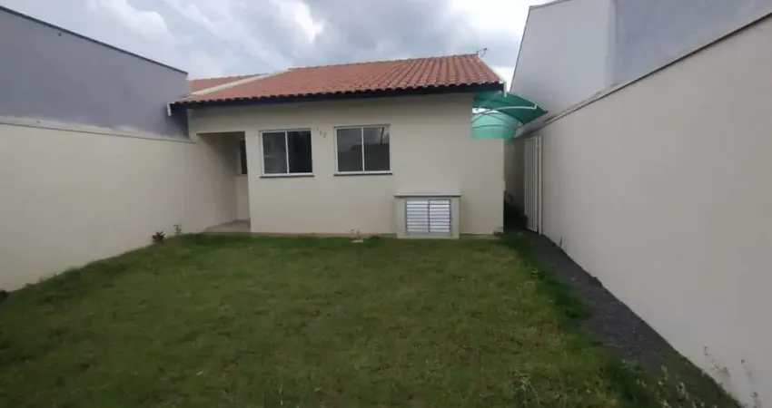 Casa para venda em Jardim Beija Flor de 52.00m² com 2 Quartos e 3 Garagens