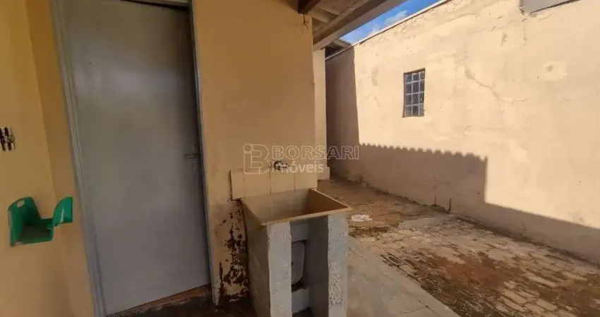Casa para venda e aluguel em Centro de 137.00m² com 3 Quartos e 1 Garagem