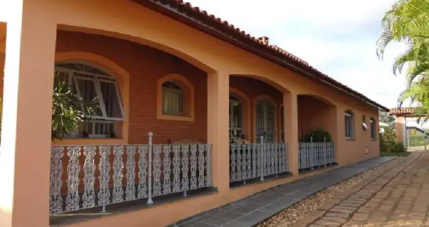 Chácara para venda em Colinas Do Mosteiro De Itaici de 443.00m² com 4 Quartos, 2 Suites e 2 Garagens