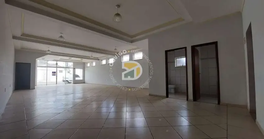Sobrado para venda em Vila Santa Eliza de 240.00m² com 4 Quartos, 3 Suites e 4 Garagens