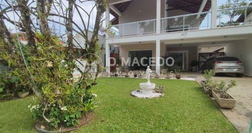 Casa para alugar em Condominio Lagoinha de 354.00m² com 4 Quartos, 4 Suites e 4 Garagens