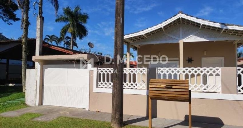 Casa para alugar em Condominio Lagoinha de 342.00m² com 4 Quartos, 4 Suites e 1 Garagem