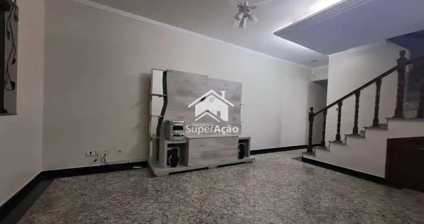 Sobrado para alugar em Vila Galvão de 225.01m² com 3 Quartos, 1 Suite e 4 Garagens