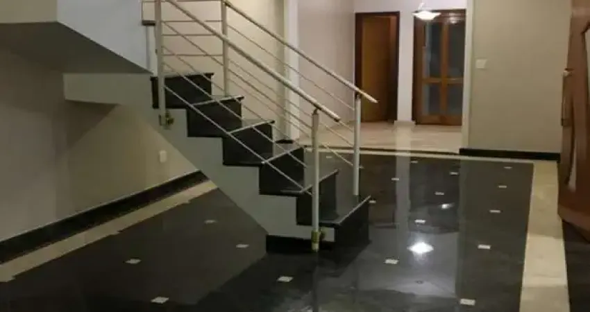 Sobrado para venda em Indianópolis de 166.00m² com 3 Quartos, 1 Suite e 2 Garagens