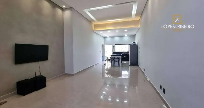 Casa para alugar em Lívia Ii de 178.00m² com 3 Quartos, 1 Suite e 2 Garagens