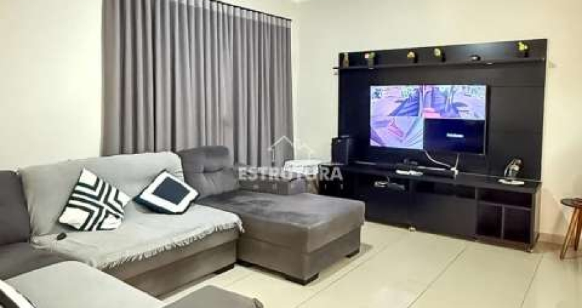 Casa para alugar em Jardim Claret de 266.00m² com 4 Quartos e 4 Garagens
