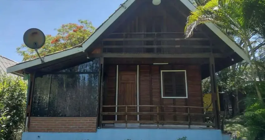 Casa para venda em Vila Martins de 100.00m² com 2 Quartos e 5 Garagens