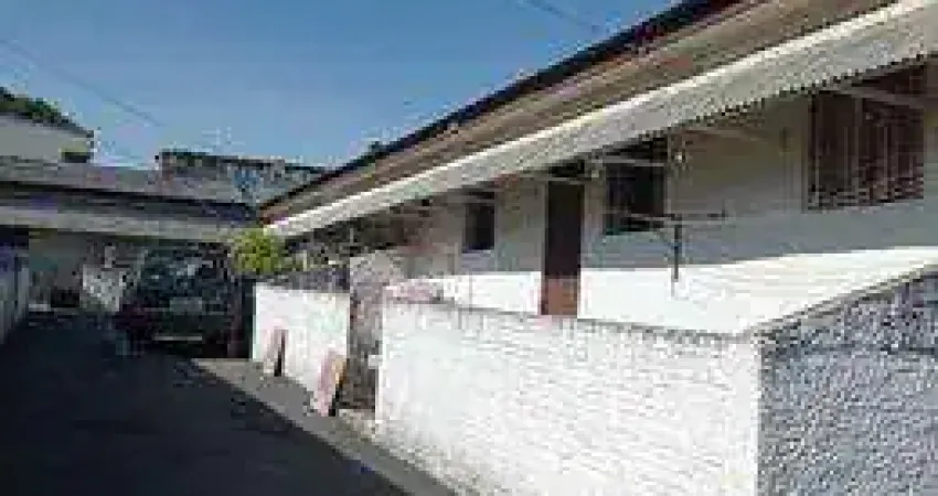 Casa para venda em Cidade Industrial de 280.00m² com 6 Quartos e 1 Garagem